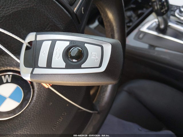 2011 Bmw 528i მანქანა იყიდება აუქციონზე, vin: WBAFR1C59BDS36913, აუქციონის ნომერი: 44529129
