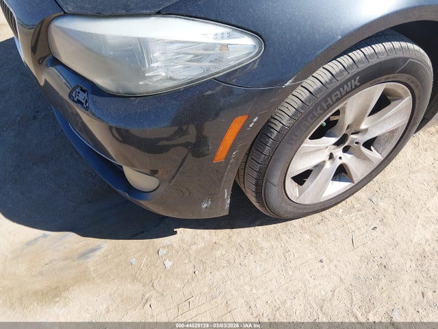 2011 Bmw 528i მანქანა იყიდება აუქციონზე, vin: WBAFR1C59BDS36913, აუქციონის ნომერი: 44529129
