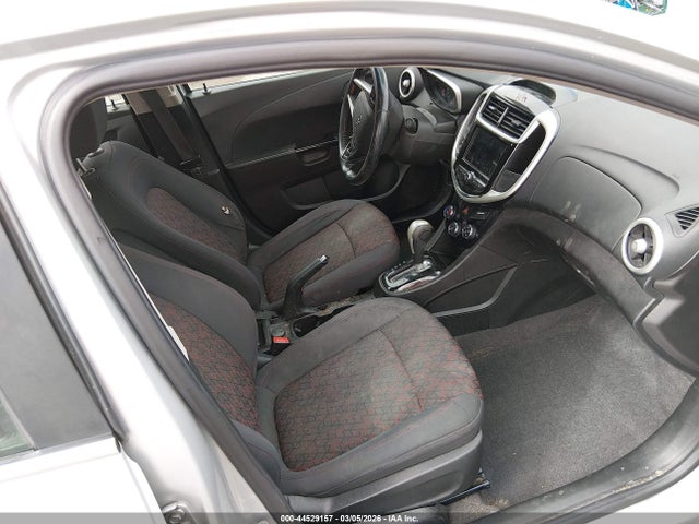 Продажа на аукционе авто 2019 Chevrolet Sonic Lt Auto, vin: 1G1JD5SB4K4110686, номер лота: 44529157