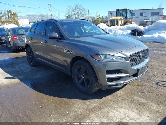 2017 JAGUAR F-PACE SADCJ2BV7HA895415 Photo 0