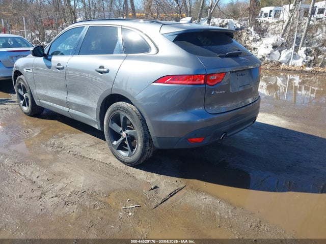2017 JAGUAR F-PACE SADCJ2BV7HA895415 Photo 2