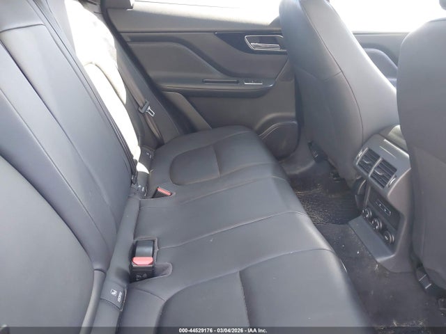 2017 JAGUAR F-PACE SADCJ2BV7HA895415 Photo 7