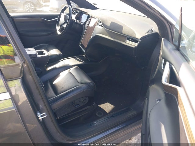 2016 TESLA MODEL X 5YJXCBE43GFS00850 Photo 4