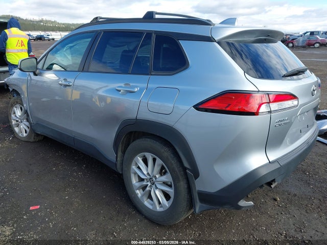 Toyota Corolla Cross Le 2024 7MUCAABG6RV105572 Image 3
