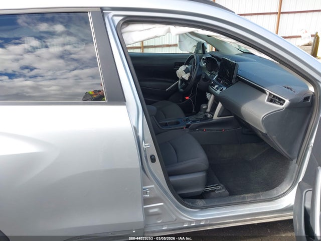 Toyota Corolla Cross Le 2024 7MUCAABG6RV105572 Image 5