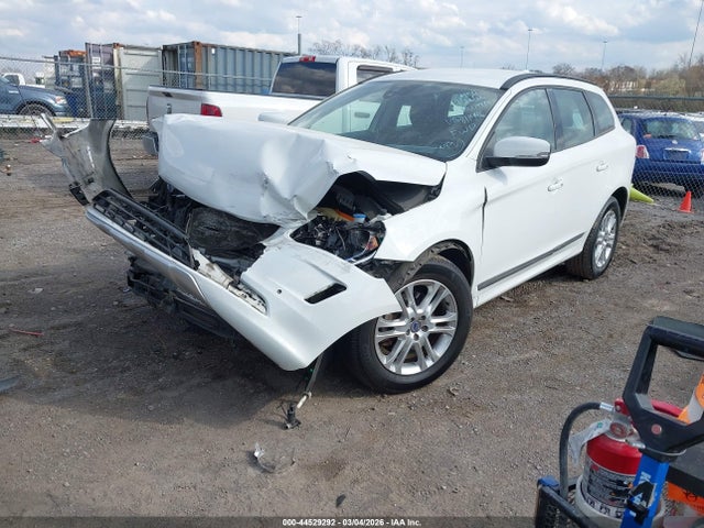 2016 VOLVO XC60 YV440MDJ7G2811446 Photo 1