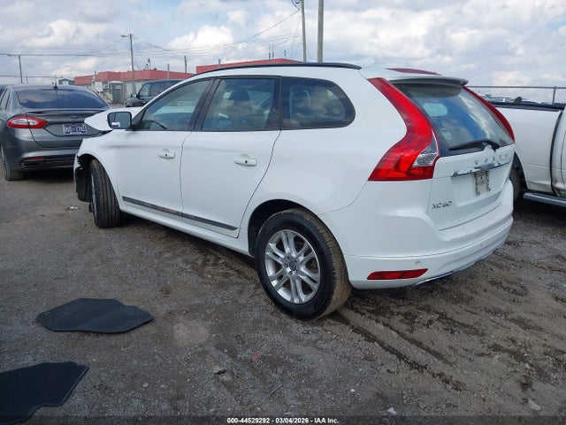 2016 VOLVO XC60 YV440MDJ7G2811446 Photo 2