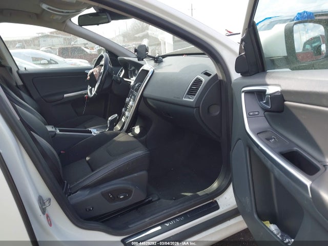 2016 VOLVO XC60 YV440MDJ7G2811446 Photo 4
