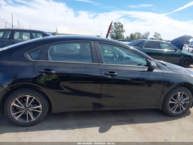 2023 Kia Forte Lxs მანქანა იყიდება აუქციონზე, vin: 3KPF24AD3PE637964, აუქციონის ნომერი: 44529298