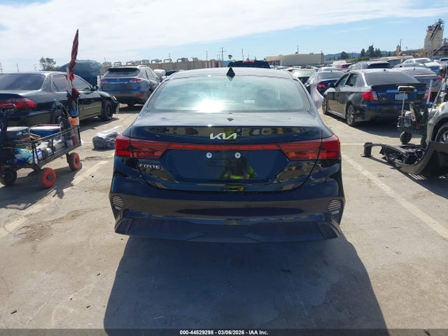2023 Kia Forte Lxs მანქანა იყიდება აუქციონზე, vin: 3KPF24AD3PE637964, აუქციონის ნომერი: 44529298