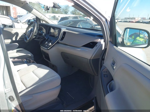Aukcja sprzedaży 2019 Toyota Sienna Le 8 Passenger, vin: 5TDKZ3DC9KS020252, numer aukcji: 44529352
