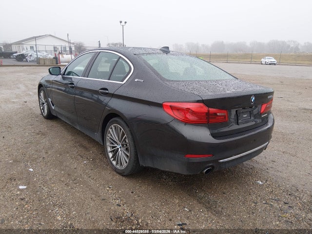 2019 BMW 530E WBAJB1C54KB376877 Photo 2