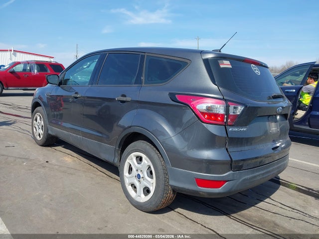 44529395 :رقم المزاد ، 1FMCU0F7XHUC83951 vin ، 2017 Ford Escape S مزاد بيع