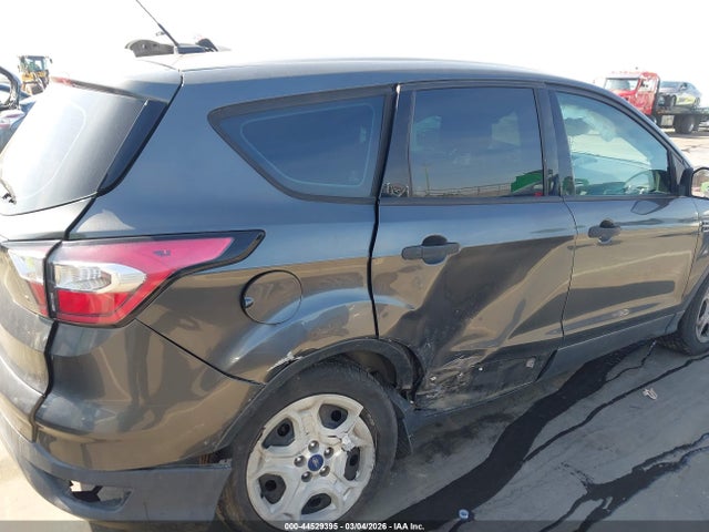 44529395 :رقم المزاد ، 1FMCU0F7XHUC83951 vin ، 2017 Ford Escape S مزاد بيع