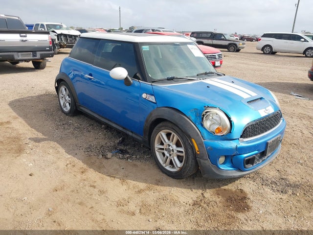 2011 MINI COOPER S WMWSV3C58BTY20666