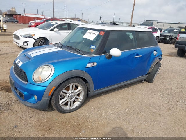 2011 MINI COOPER S WMWSV3C58BTY20666 Photo 1