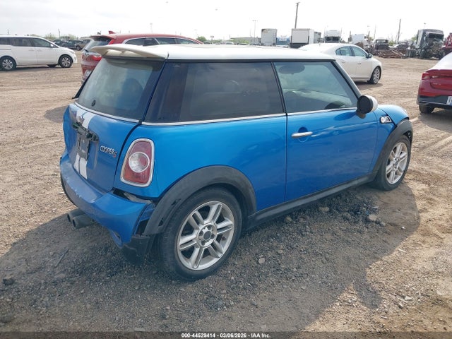 2011 MINI COOPER S WMWSV3C58BTY20666 Photo 3