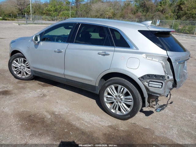 2019 CADILLAC XT5 1GYKNERS0KZ235633 Photo 2