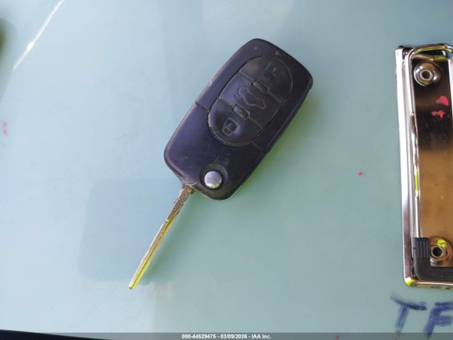 2001 VOLKSWAGEN NEW BEETLE 3VWCS21C21M424349 Photo 10