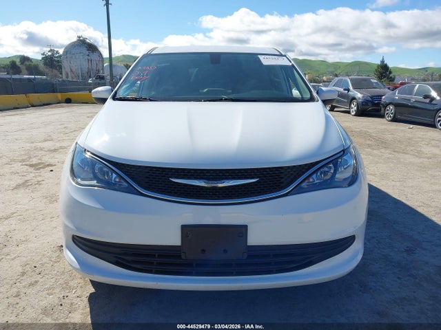 Chrysler Pacifica Touring 2017 2C4RC1DG7HR531709 Image 12
