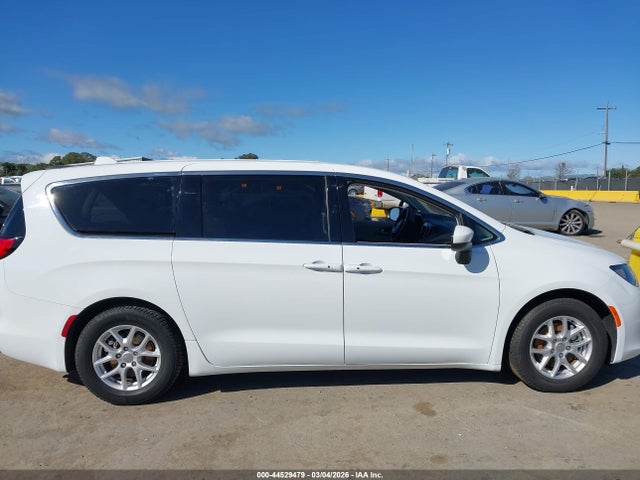 Chrysler Pacifica Touring 2017 2C4RC1DG7HR531709 Image 13