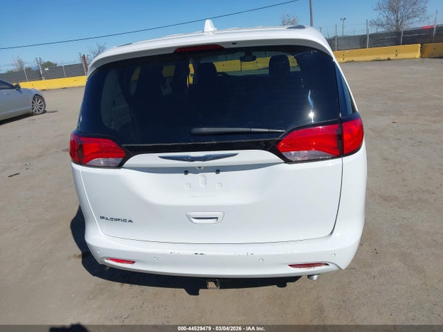 Chrysler Pacifica Touring 2017 2C4RC1DG7HR531709 Image 16