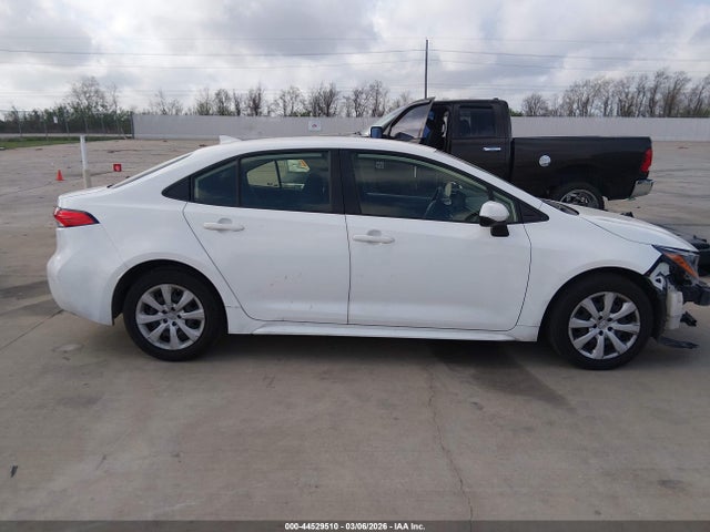 Toyota COROLLA LE 2022 JTDEPMAE7N3016589 Image 13