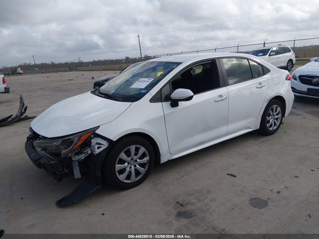 Toyota COROLLA LE 2022 JTDEPMAE7N3016589 Image 2