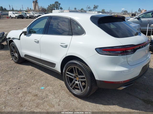 2021 PORSCHE MACAN WP1AA2A50MLB03154 Photo 2