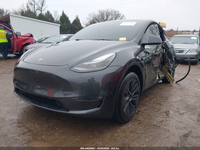 2024 Tesla Model Y Long Range Dual Motor All-wheel Drive მანქანა იყიდება აუქციონზე, vin: 7SAYGDEE8RA336133, აუქციონის ნომერი: 44529587