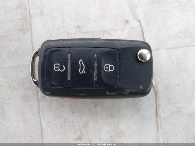 2017 VOLKSWAGEN BEETLE 3VWF17AT2HM604454 Photo 10