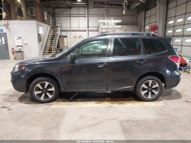 Subaru Forester 2.5i Premium 2018 JF2SJAEC3JH424064 Image 14