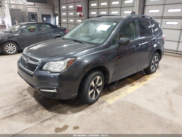 Subaru Forester 2.5i Premium 2018 JF2SJAEC3JH424064 Image 2