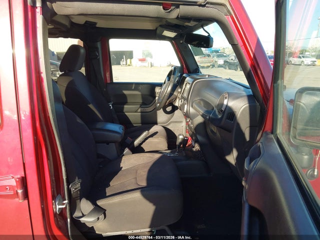 2013 JEEP WRANGLER UNLIMITED 1C4BJWDG4DL524160 Photo 4