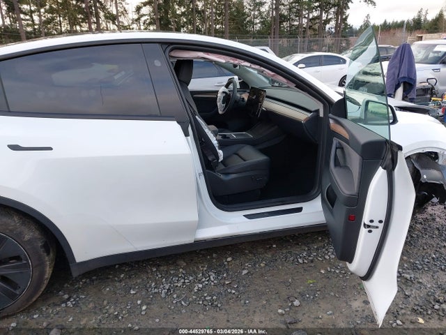 2024 TESLA MODEL Y 7SAYGDEE3RF191876 Photo 4