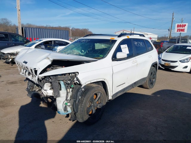 2016 Jeep Cherokee Altitude მანქანა იყიდება აუქციონზე, vin: 1C4PJLCS3GW107870, აუქციონის ნომერი: 44529801