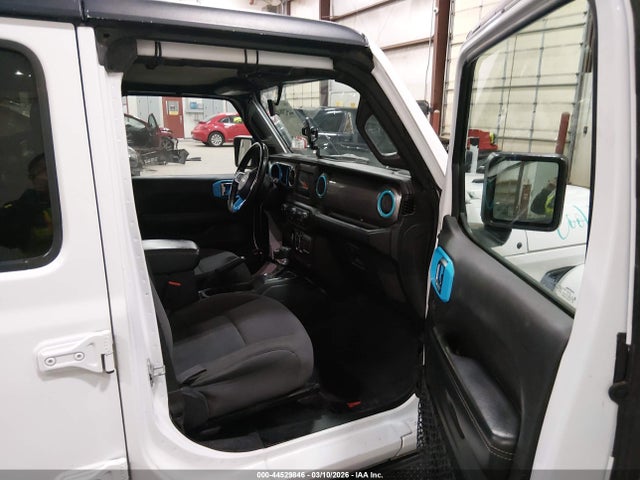 1C4HJXEN0MW592175 Jeep Wrangler Unlimited Sahara 4x4