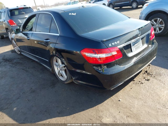2011 MERCEDES-BENZ E 550 WDDHF7CB5BA421965 Photo 2