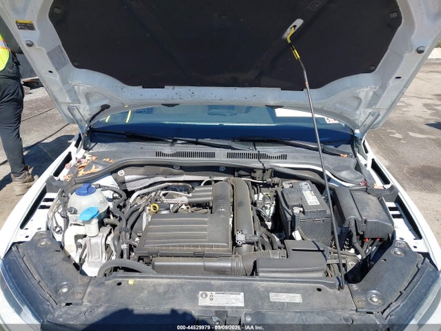 2017 Volkswagen Jetta 1.4t Se მანქანა იყიდება აუქციონზე, vin: 3VWDB7AJ3HM376953, აუქციონის ნომერი: 44529979
