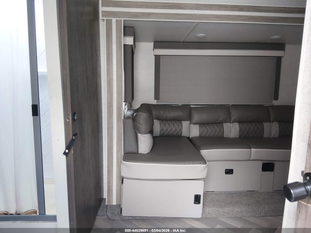 44529991 :رقم المزاد ، 4X4TWDX26MA271326 vin ، 2021 Wildwood M-22rbs مزاد بيع