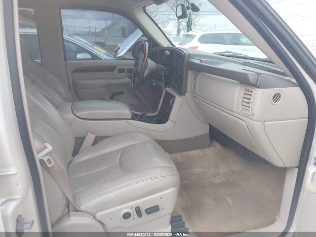 44530013 :رقم المزاد ، 1GYEK63N55R107164 vin ، 2005 Cadillac Escalade Standard مزاد بيع