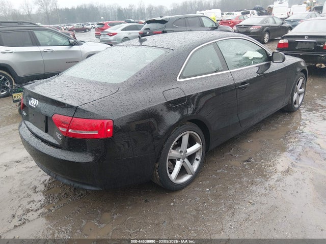 2010 Audi A5 2.0t Premium მანქანა იყიდება აუქციონზე, vin: WAURFAFRXAA077663, აუქციონის ნომერი: 44530080