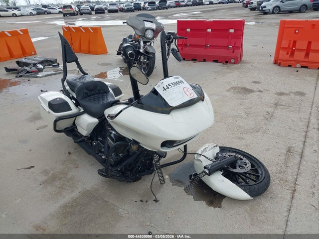 2018 HARLEY-DAVIDSON FLTRXS 1HD1KTC14JB679358