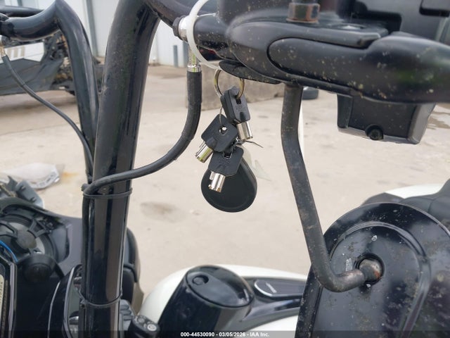 2018 HARLEY-DAVIDSON FLTRXS 1HD1KTC14JB679358 Photo 10