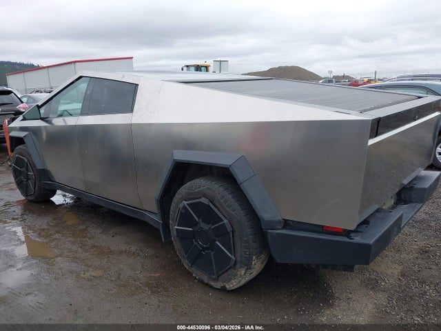 2024 TESLA CYBERTRUCK 7G2CEHEDXRA012481 Photo 2