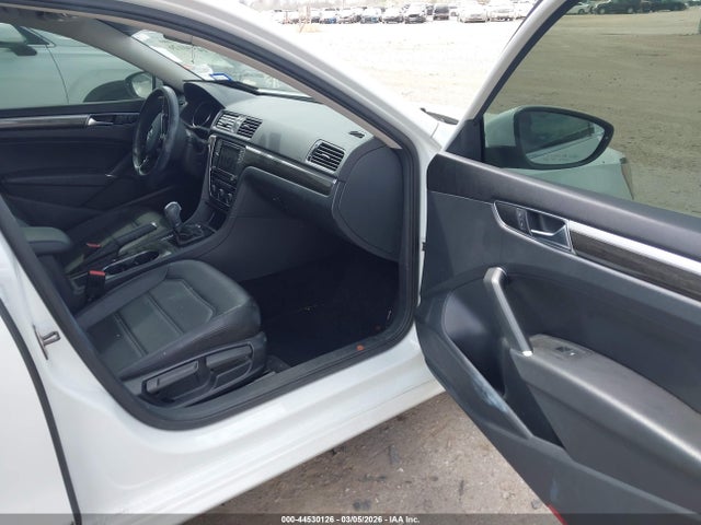 44530126 :رقم المزاد ، 1VWBT7A37HC022294 vin ، 2017 Volkswagen Passat 1.8t Se مزاد بيع
