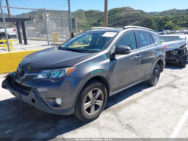 JTMWFREV3FJ036463 Toyota Rav4 Xle