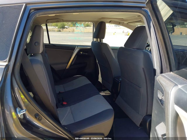 JTMWFREV3FJ036463 Toyota Rav4 Xle