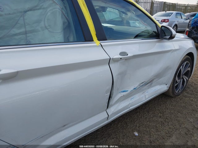 2025 Volkswagen Jetta 1.5t Sel მანქანა იყიდება აუქციონზე, vin: 3VWGX7BUXSM001799, აუქციონის ნომერი: 44530203