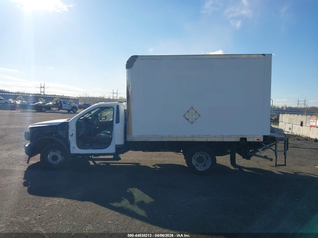 44530213 :رقم المزاد ، 1FDUF4GN1LED62446 vin ، 2020 Ford F-450 Chassis Xl مزاد بيع